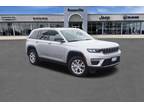 2022 Jeep grand cherokee Silver, 31K miles