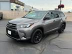 2019 Toyota Highlander Gray, 89K miles