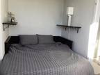 Pleasant double bedroom in Windfields