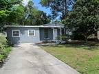 Home For Sale In Leesburg, Florida