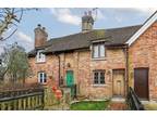 2 bed house for sale in Crawley Road, RH12, Horsham