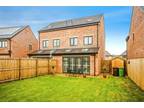 4 bedroom semi-detached house for sale in Holt Avenue, Wakefield