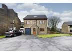 High Peal Court, Queensbury, Bradford 4 bed detached house for sale -