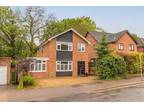 4 bedroom detached house for sale in Friars Walk, Tring, HP23