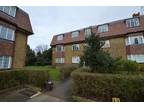 2 bed flat to rent in Denison Close, N2, London