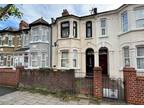 48A Gwendoline Avenue, Newham. 2 bed flat for sale -