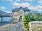 5 bedroom detached house for sale in Belle Vue Bank, Low Fell, Tyne and Wear
