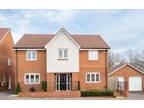 5 bed house for sale in Centenary Road, RH13, Horsham