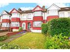 Elmfield, Rainham 3 bed terraced house for sale -