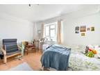 3 bed flat to rent in Donnington Road, NW10, London