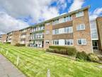 Lustrells Vale, Saltdean, Brighton BN2 2 bed ground floor flat for sale -