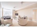 3 bed flat to rent in Queensway, W2, London