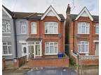 Townsend Road, Southall, UB1 4 bed end of terrace house -