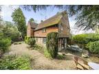 3 bedroom detached house for sale in Courts Mount Road, Haslemere, GU27