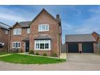 4 bedroom detached house for sale in Rushwick, Worcester, WR2