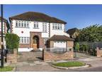 5 bed house for sale in Prince George Avenue, N14, London