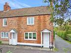 2 bedroom cottage for sale in Penleigh Road, Westbury, BA13