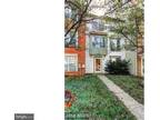 Interior Row/Townhouse - ODENTON, MD 2213 Commissary Cir