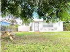 Single Family Residence, Cluster Home - Miami, FL 1747 Nw 77th St