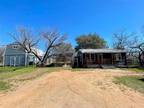 833 Driftwood Ln, Cottonwood Shores, TX 78657