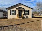 Home For Rent In Nevada, Missouri