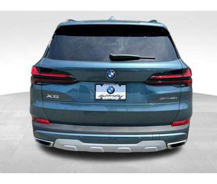 2024 BMW X5 xDrive40i is a Blue 2024 BMW X5 3.0si SUV in Huntington Station NY
