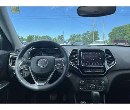 2019 Jeep Cherokee Limited 4x4 is a White 2019 Jeep Cherokee Limited SUV in Utica NY