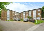 2 bedroom ground floor flat for sale in Thamesdale, London Colney, ST.