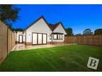3 bed house for sale in Hullbridge Road, CM3, Chelmsford
