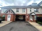 2 bedroom flat for sale in Chester Road, Sutton Coldfield, West Midlands, B73