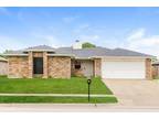 Single Family Residence - Arlington, TX 209 Myrtle Dr