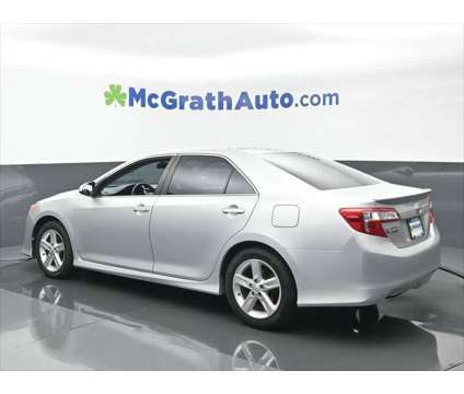 2014 Toyota Camry SE is a Silver 2014 Toyota Camry SE Sedan in Dubuque IA