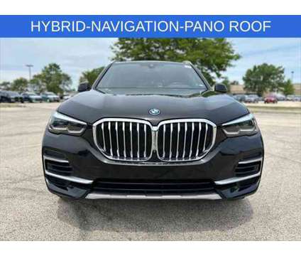 2023 BMW X5 xDrive45e is a Black 2023 BMW X5 3.0si SUV in Lincolnwood IL