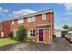 4 bedroom semi-detached house for sale in Close to countryside on the outskirts
