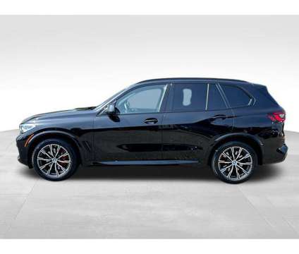 2021 BMW X5 xDrive40i is a Black 2021 BMW X5 4.6is SUV in Bay Shore NY