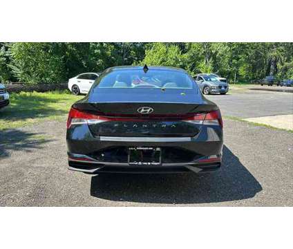 2023 Hyundai Elantra SEL is a Black 2023 Hyundai Elantra Sedan in Danbury CT