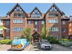 6 Foxley Lane, Purley CR8 2 bed flat to rent - £1,500 pcm (£346 pw)