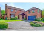5 bedroom detached house for sale in Brookfield Close, Hunt End