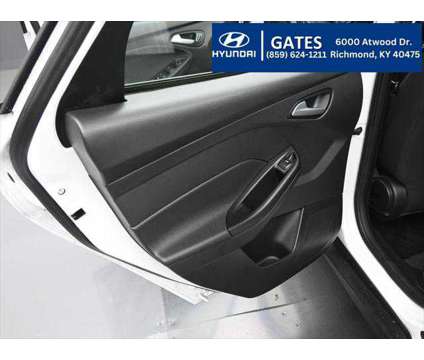 2017 Ford Focus SE is a White 2017 Ford Focus SE Sedan in Richmond KY