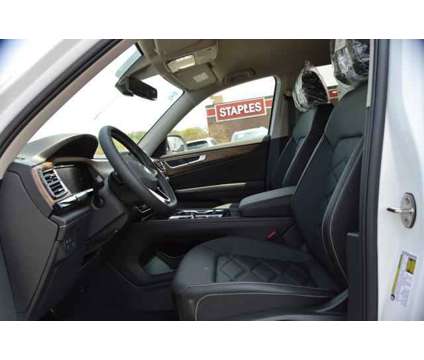 2024 Volkswagen Atlas 2.0T SE w/Technology is a White 2024 Volkswagen Atlas 2.0T SE SUV in Highland Park IL