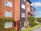 Reedham Drive Purley CR8 1 bed apartment to rent - £1,300 pcm (£300 pw)