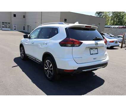 2019 Nissan Rogue SL is a White 2019 Nissan Rogue SL Station Wagon in Beacon NY