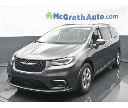 2022 Chrysler Pacifica Limited is a Grey 2022 Chrysler Pacifica Limited Van in Dubuque IA