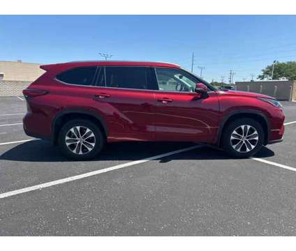 2020 Toyota Highlander XLE is a Red 2020 Toyota Highlander XLE SUV in Wichita KS