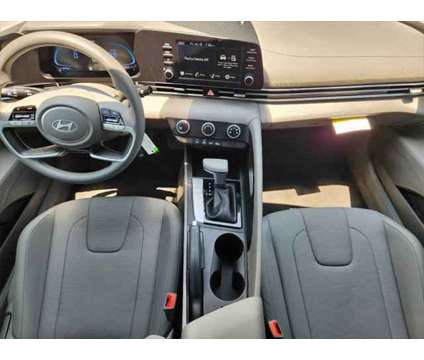 2024 Hyundai Elantra SE is a Black 2024 Hyundai Elantra SE Sedan in Carrollton TX