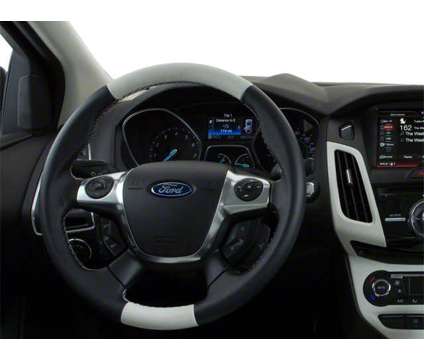 2013 Ford Focus SE is a 2013 Ford Focus SE Sedan in Bartlett IL