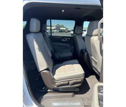 2021 Chevrolet Suburban 4WD Z71 is a White 2021 Chevrolet Suburban 2500 Trim SUV in Owensboro KY