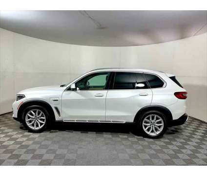 2022 BMW X5 xDrive45e is a White 2022 BMW X5 4.8is SUV in Freeport NY