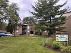 W Circle Dr Apt,crestwood, Condo For Sale