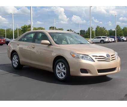 2011 Toyota Camry LE is a 2011 Toyota Camry LE Sedan in Naperville IL